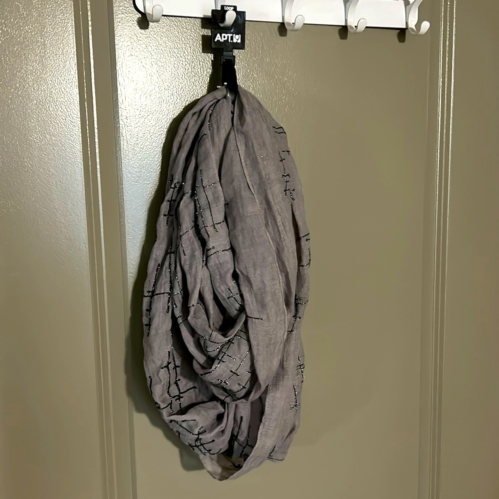 BRAND NEW grey scarf with linear stitching pattern